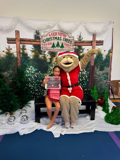 evento navideño de gimnasia en Sweetwater FL